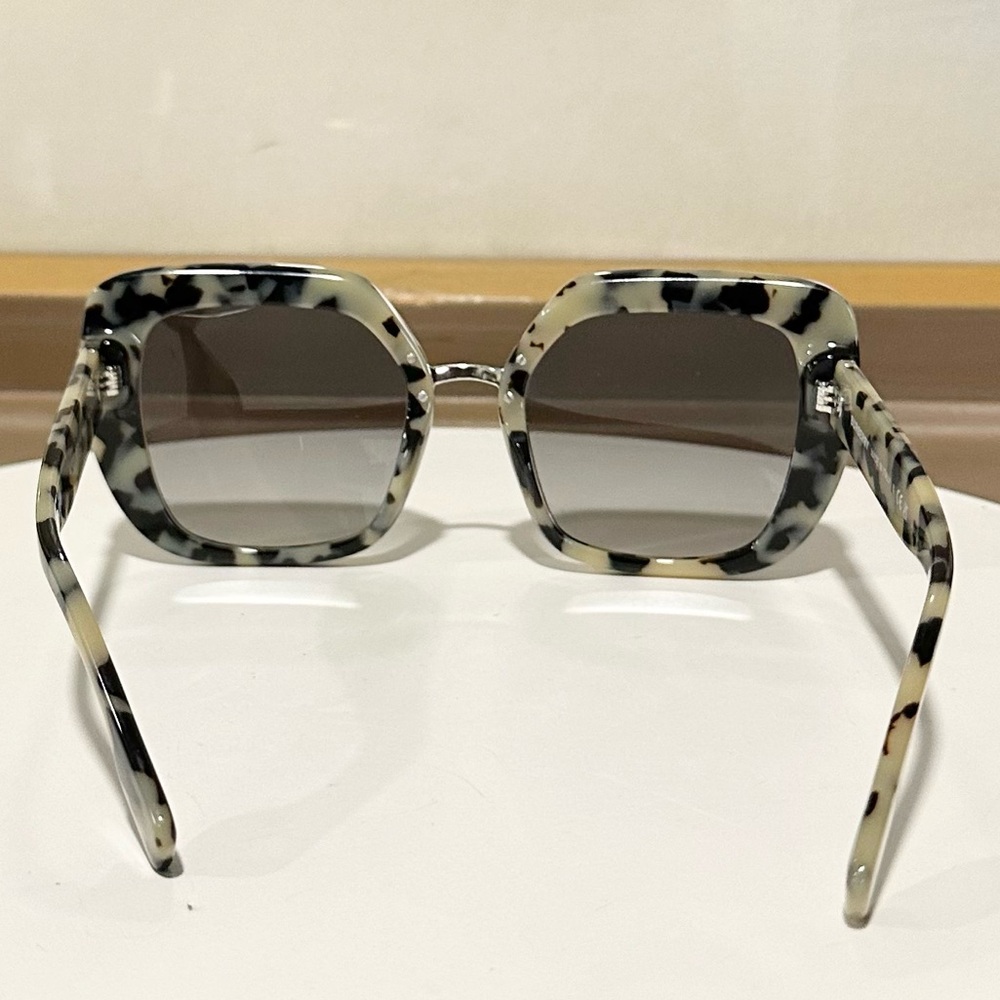 🌹BURBERRY🌹 Charlotte B4315 Beige Tortoise Sunglasses - Picture 5 of 14